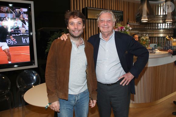 Le fils de Patrice Duhamel se défend d'avoir joué un mauvais tour à BFMTV, c'est simplement le jeu du mercato 

Exclusif - Benjamin Duhamel et son père Patrice Duhamel au déjeuner dans la loge de France Télévision lors des internationaux de France de Tennis de Roland Garros 2025, (Jour 13), à Pari, France, le 6 Juin 2025. © Bertrand Rindoff/Bestimage
