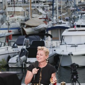 Exclusif - Anne-Elisabeth Lemoine, et la flamme olympique - Plateau de l'émission "C à vous" lors du 77ème Festival International du Film de Cannes le 21 mai 2024. © Jack Tribeca/Bestimage  No Web - Belgique et Suisse