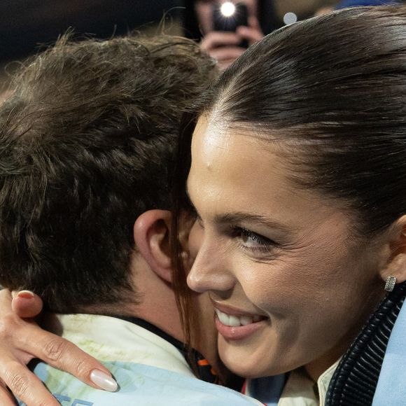 Exclusif - Antoine Dupont, Iris Mittenaere lors du match de rugby du Tournoi des Six Nations France contre Angleterre au Stade de France à Saint-Denis le 14 mars 2026. © AGENCE / BESTIMAGE