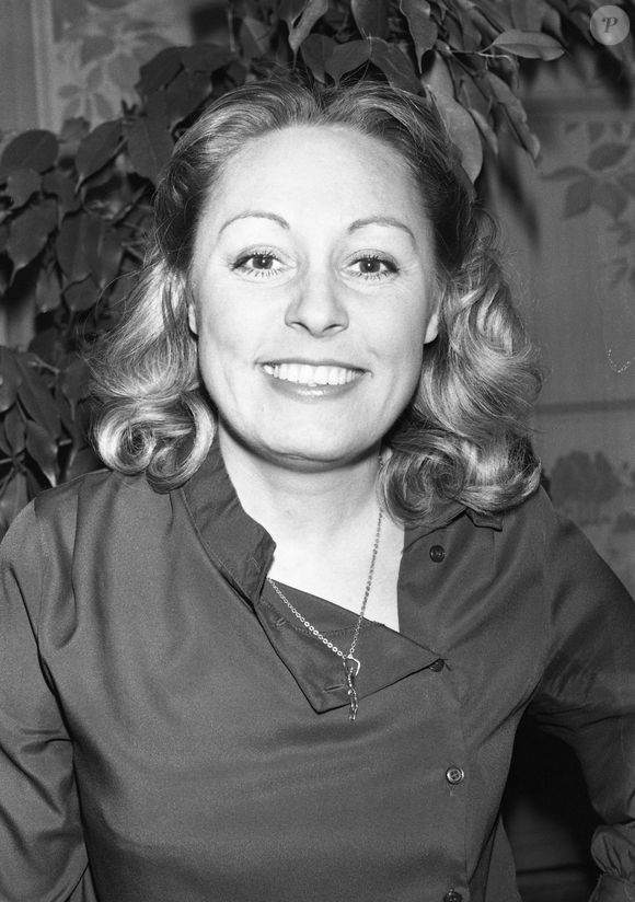 Elle était notamment connue pour son tube "Vous étiez belle, madame" écrit par Pascal Sevran.

 Archives - Georgette Lemaire à son domicile Parisien, en novembre 1979.

Photo : Jean-Claude Woestelandt / Bestimage