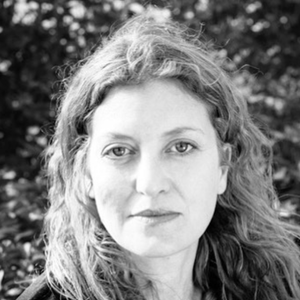 Elle est journaliste spécialisée dans l'univers culinaire ainsi qu'autrice de livres et films documentaires.

Camille Labro, nièce de Philippe Labro, sur Instagram