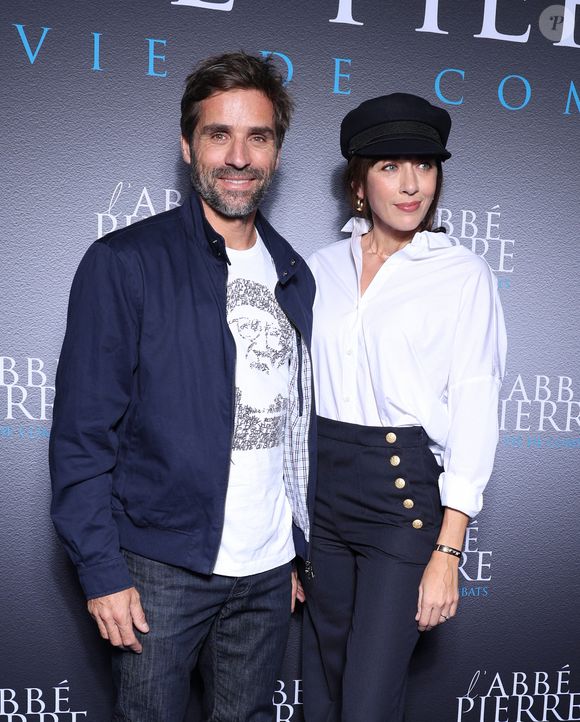 Arnaud Clément et Nolwenn Leroy lors de l'avant-première du film "L'Abbé Pierre - Une vie de combats" au cinéma UGC Normandie à Paris le 10 octobre 2023. © Denis Guignebourg / Bestimage