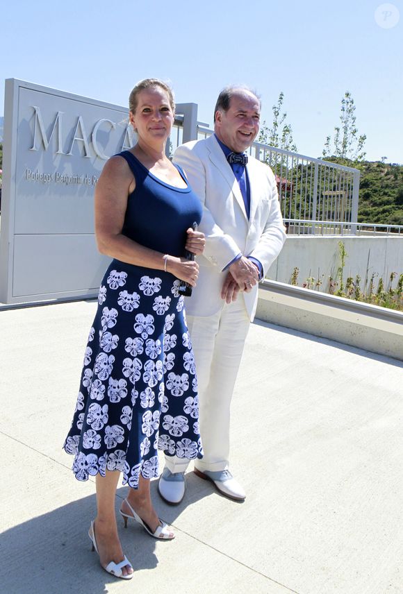 Ariane de Rothschild et guest lors de l'inauguration de la nouvelle cave Macan à Alava, le 16 juin 2017.
©GTRES / BESTIMAGE