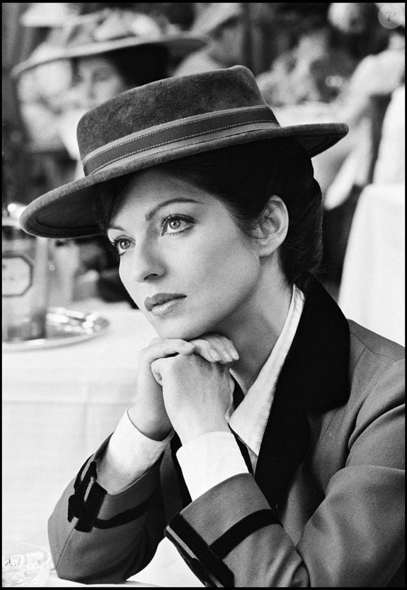 Archives : Marie-France Pisier sur le tournage "Chanel Solitaire" en 1980 - Archive Portrait  AGENCE / BESTIMAGE