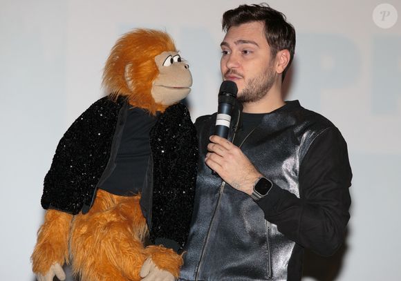 Jeff Panacloc et Jean-Marc à la première du film "Jeff Panacloc : À la poursuite de Jean-Marc" au Kinepolis de Lomme, France, le 25 novembre 2023. © Stéphane Vansteenkiste/Bestimage