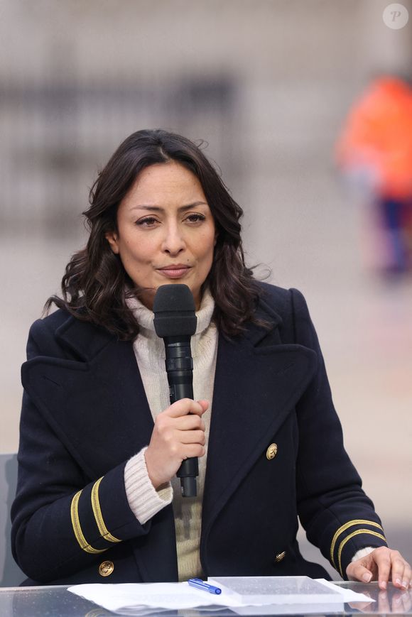 Au côté de Leïla Kaddour-Boudadi 

Exclusif - Leïla Kaddour-Boudadi présente le journal de 13 heures de France, depuis le parvis de la cathédrale Notre Dame de Paris, à l'issue de la première messe célébrée pour sa réouverture, le 8 décembre 2024.
© Cyril Moreau / Bestimage