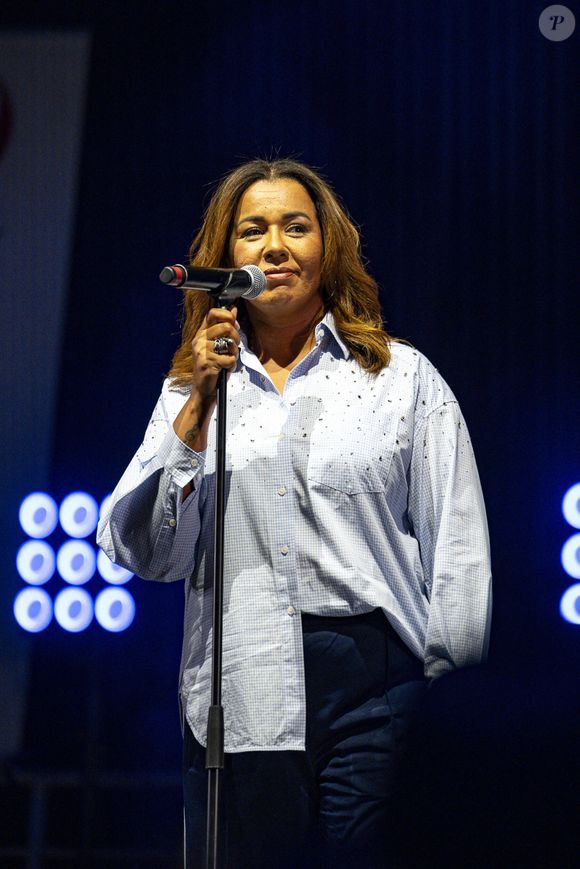 La chanteuse est passée par des phases d’anorexie et de boulimie, jusqu’à peser 95 kilos.

Chimène Badi en concert au festival Music en ciel à Saint-Priest le 12/07/2025 .Photo Sandrine Thesillat / PsNewZ