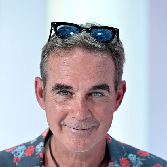 Pierre Cosso à l'enregistrement de l'émission "Vivement Dimanche Prochain", le 7 juin 2022. 

Photo : Guillaume Gaffiot / Bestimage