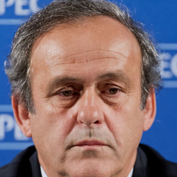 Les desserts sont affichés autour de 11 euros. Pour un repas classique composé d’une entrée, d’un plat et d’un dessert, il faut compter environ 55 à 70 euros par personne, hors boissons. 

Michel Platini le 22 février 2014 pour l'Euro 2016. 
Photo par Patrice Masante/ABACAPRESS.COM