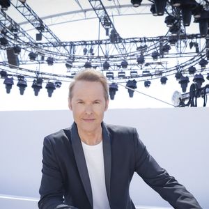 Tenir le rythme pour présenter "Télématin" au quotidien n'est pas chose évidente

Exclusif - Damien Thévenot en marge de l "émission Télématin lors du 76ème Festival International du Film de Cannes, France © Jack Tribeca/Bestimage