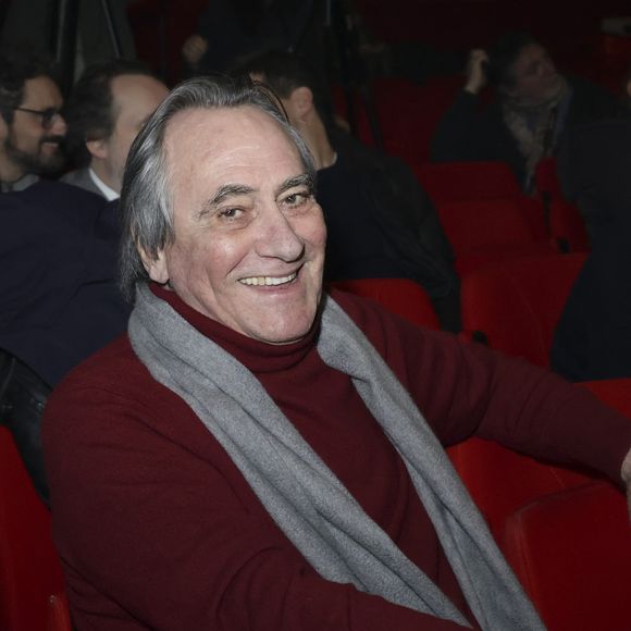 Exclusif - Philippe Lavil - Michel Fugain et Véronique Sanson se décorent mutuellement de l'Ordre des Arts et des Lettre à l'occasion du concert de Michel Fugain et de sa femme Sanda à Bobino, Paris le 27 janvier 2025.
Michel Fugain, icône de la chanson française, a célébré en 2024 ses 60 ans de carrière avec un nouvel album intitulé La Vie, l'Amour, etc....
Pour marquer cet événement, il a entamé une tournée exceptionnelle qui passera par plusieurs scènes parisiennes en 2025.
À Paris, il se produira à Bobino les lundis 13, 20 et 27 janvier, ainsi que le 3 février 2025, à 20h30. Ce spectacle, également nommé La Vie, l'Amour, etc..., propose un voyage musical à travers ses plus grands succès. Chaque chanson, portée par une interprétation pleine de générosité, promet de raviver des souvenirs et d’émouvoir le public. © Jack Tribeca / Bestimage