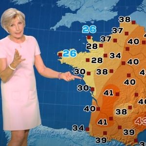 Ce n'est un secret pour personne, Evelyne Dhéliat est très engagée dans la protection de l'environnement.

La météo du mois d'août 2050 par Evelyne Dhéliat - (Capture d'écran YouTube)