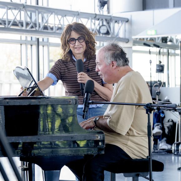 Valérie Lemercier sur le tournage de l'émission "Les rencontres du Papotin" diffusée le 20 septembre 2025 sur France 2 © Leo Kekemenis - France Télévisions