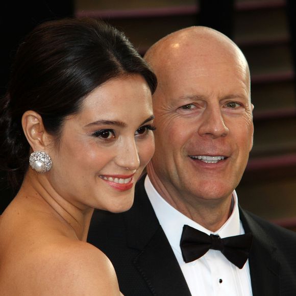 Bruce Willis, 70 ans, souffre d’une dégénérescence fronto-temporale, une maladie qui altère progressivement ses capacités de langage.

Bruce Willis, Emma Heming - Arrivées des people à la soirée Vanity Fair après la 86 ème cérémonie des Oscars. FAMEFLYNET / BESTIMAGE