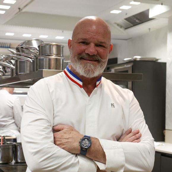 Exclusif - Le chef Philippe Etchebest dans les cuisines de son restaurant "Maison Nouvelle" à Bordeaux, le 11 avril 2025. ©Jean-Marc Lhomer/Bestimage.
