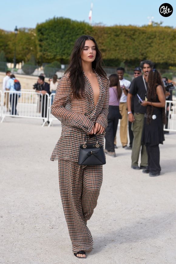 Deva Cassel assiste au défilé de la collection femme Printemps/Été 2027 de Christian Dior, dans le cadre de la Fashion Week de Paris, le 29 septembre 2026. © Lucia Sabatelli / Bestimage