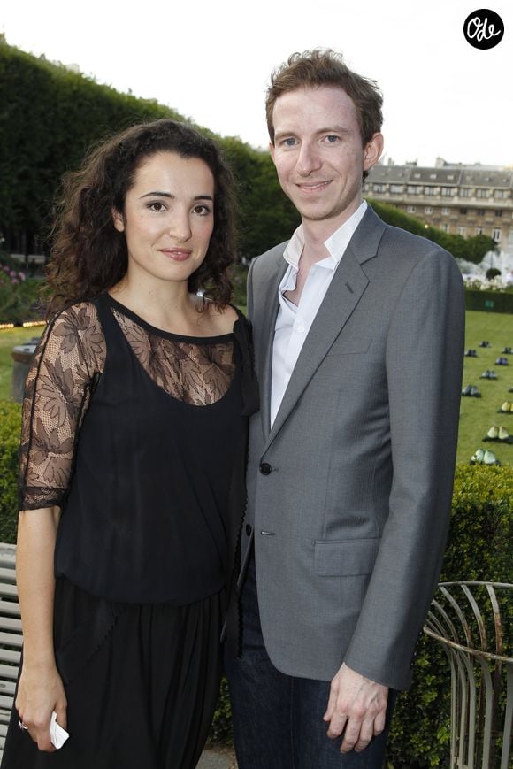 "On est très heureux. Je l’ai rencontré comme ça, par hasard et on est tombés amoureux. C’est comme ça…"

Archives : Isabelle Vitari et Ludovic Xattine à la présentation de la collection Berlutti au Palais Royal le 29 juin 2012