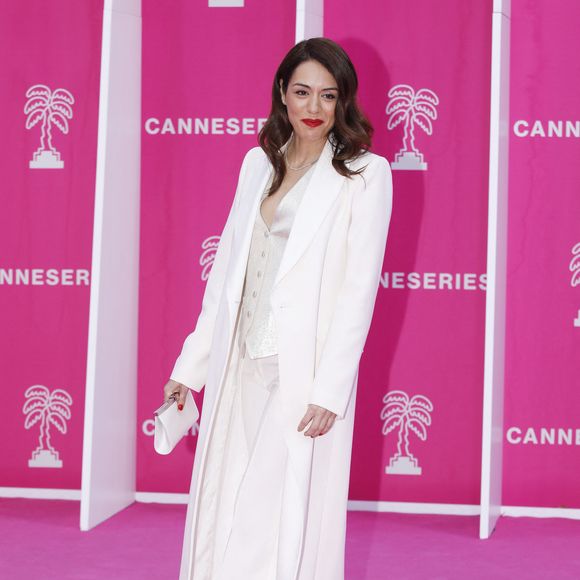 Sofia Essaidi - Arrivées au photocall de la projection de la série "Faux-semblants" de la Saison 6 du Festival International CanneSeries au Palais des Festivals de Cannes, France, le 15 avril 2023. © Denis Guignebourg/Bestimage