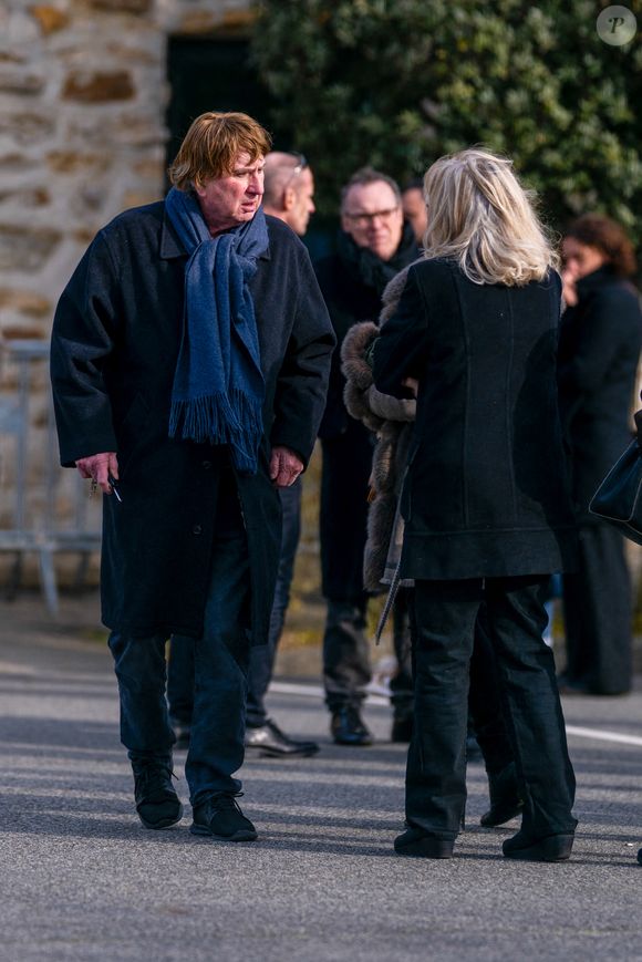 Bernard Sauvat aux obsèques du chanteur Herbert Léonard au crématorium de Saint-Fargeau-Ponthierry, France, le 12 mars 2025. © Bestimage