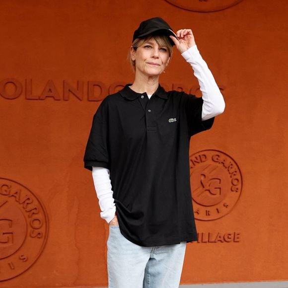 Marina Fois au photocall du village lors des Internationaux de France de Tennis de Roland Garros 2026, à Paris, France, le 6 juin 2026. © Jacovides-Moreau/Bestimage