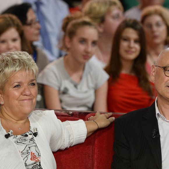 Mimie Mathy et son mari Benoist Gerard - Enregistrement de l'émission "Vivement Dimanche" a Paris le 2 octobre 2013. L'émission sera diffusee le 6 octobre 2013.  |Enregistrement de l'emission "Vivement Dimanche" a Paris