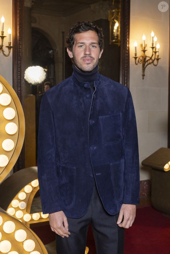 Victor Belmondo, nouvel ambassadeur de Berluti, nouvel ambassadeur de Berluti,  - Photocall pour les 130 ans de Berluti lors de la fashion week à Paris le 22 janvier 2025. © Olivier Borde /Bestimage