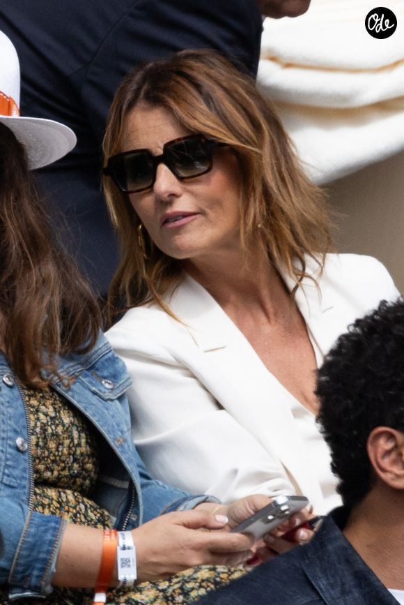 Faustine Bollaert dans les tribunes lors des Internationaux de France de Tennis de Roland Garros 2026, à Paris, France, le 5 juin 2026. 

© Jacovides-Moreau/Bestimage
