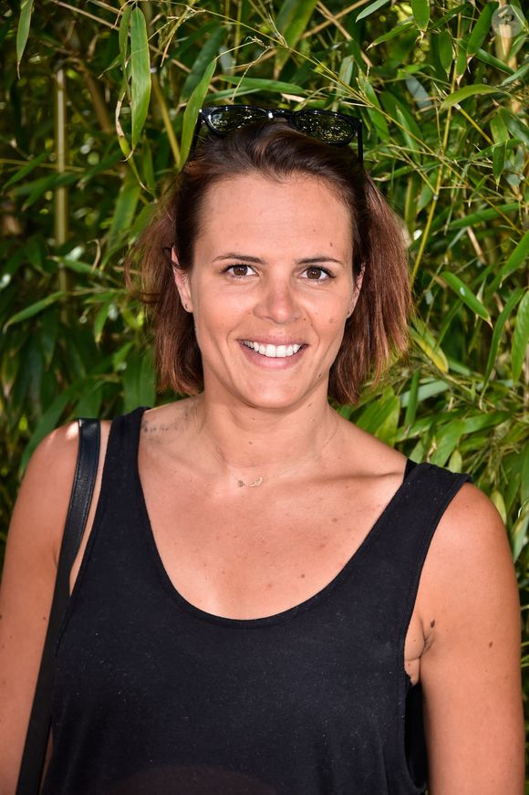 Laure Manaudou pose au village lors de la finale hommes de Roland Garros à Paris, France. Photo par Nicolas Gouhier/ABACAPRESS.COM
