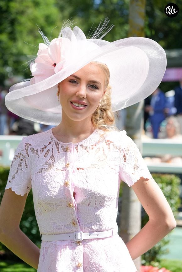 La Princesse Maria Carolina de Bourbon des Deux-Siciles - Prix de Diane Longines 2026 à l'Hippodrome de Chantilly le 14 juin 2026.
© Anne-Sophie Guebey / Bestimage #