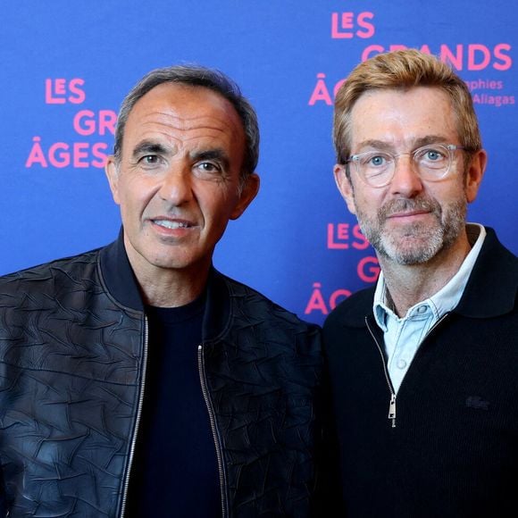 Nikos Aliagas et Alexandre Delperier - Vernissage de l'exposition "Les grands âges", photographies de Nikos Aliagas au musée de l'Homme à Paris le 7 avril 2026. © Dominique Jacovides/Bestimage
