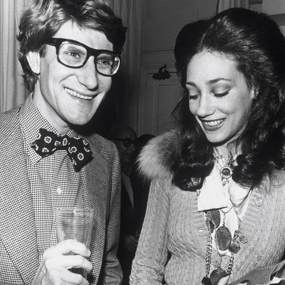 Le couturier français Yves Saint Laurent avec Marisa Berenson en 1976. Photo par DPA/ABACAPRESS.COM