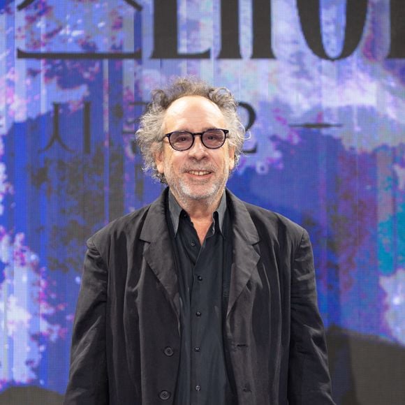 Tim Burton, 11 août 2025 : Le réalisateur Tim Burton lors d'une conférence de presse consacrée à la série originale Netflix « Wednesday : Saison 2 » à Séoul, en Corée du Sud. (Photo : Lee Jae-Won/AFLO)