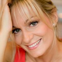 Deux fois par semaine, Audrey Crespo-Mara se livre à une activité dans un lieu très célèbre à Paris : "Un moment vital de nettoyage..."