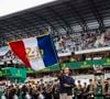 Le tennisman suisse Roger Federer a eu la chance de pouvoir donner le top départ de cette course tant attendue.
Drapeau de départ, drapeau, Federer Roger (swi), Starter des 24 Heures du Mans 2025, portrait lors des 24 Heures du Mans 2025, 4ème manche du Championnat du Monde d'Endurance FIA 2025, le 14 juin 2025 sur le Circuit des 24 Heures du Mans au Mans, France - © DPPI / PsnewZ / Bestimage