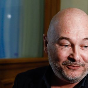 Suspendu de l'antenne après une enquête pour viol, Sébastien Cauet réclame en justice son retour sur NRJ au tribunal de commerce de Paris, France, le 18 mars 2024. L'animateur de radio a assigné la station en justice pour exiger son retour sur les ondes. L'animateur, suspendu depuis novembre dernier de l'antenne de NRJ, fait désormais l'objet d'au moins 5 plaintes pour viol ou agression sexuelle. © Christiophe Clovis/Bestimage