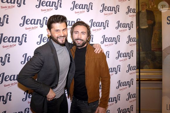 Christophe Beaugrand et son mari Ghislain Gerin à la 150 ème du spectacle "Tombé du ciel" de Jeanfi Janssens à la Comédie des Champs Elysées à Paris le 13 février 2025. Spectacle suivi d'une réception Restaurant Manko.

© Cédric Perrin / Bestimage