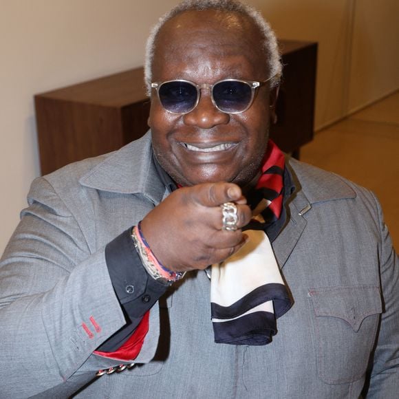 La perte de poids de Magloire ne s’est donc pas faite en quelques semaines.

Magloire assistant à l'ouverture de la 28e session du concours « Un des Meilleurs Ouvriers de France » le 27 mars 2025 à Paris, en France. Photo de Jérôme Dominé/ ABACAPRESS.COM