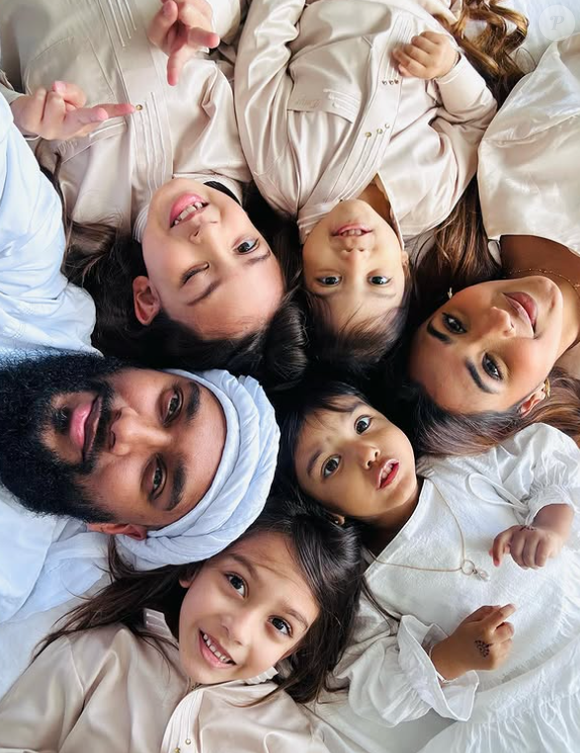 Hanaa Elah et Irshad, parents de cinq enfants dans "Familles nombreuses".