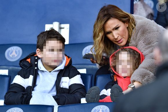 Ensemble, ils ont profité d'un shampoing très relaxant comme l'a dévoilé la musicienne sur son compte Instagram

Vitaa et ses fils Liham et Adam assistent au match de Ligue 1 Conforama PSG 5-0 Montpellier au Parc des Princes à Paris le 1 février 2020 © Giancarlo Gorassini / Bestimage