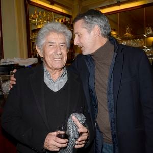 Philippe Gildas et Antoine de Caunes - People a la generale du nouveau spectacle de Francois-Xavier Demaison "Demaison s'évade" au Theatre Edouard VII a Paris, le 10 decembre 2013.  
AGENCE / BESTIMAGE