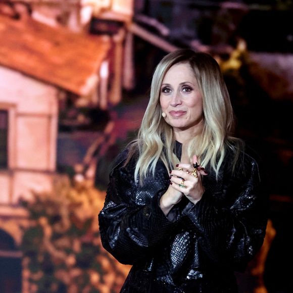 Exclusif - Lara Fabian lors de l'enregistrement de l'émission "La chanson secrète N°14", présentée par N.Aliagas et diffusée le 26 décembre sur TF1, consacrée à Lara Fabian à Paris le 10 décembre 2025. © Jacovides-Moreau/Bestimage