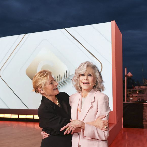 Exclusif -   Anne-Elisabeth Lemoine et Jane Fonda sur le plateau de l'émission "C à vous" lors du 77ème Festival International du Film de Cannes. Le 14 mai 2024
© Jack Tribeca / Bestimage