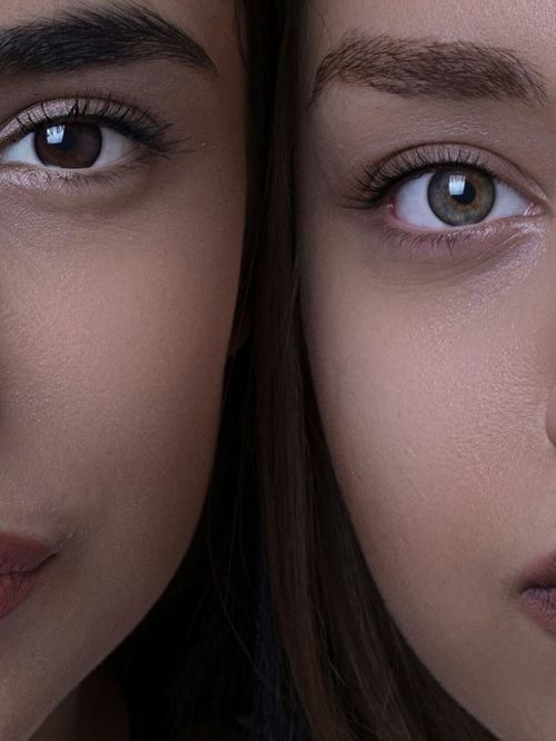 Avoir des sourcils parfaits est plus facile qu'il n'y paraît et il suffit de suivre quelques étapes simples !