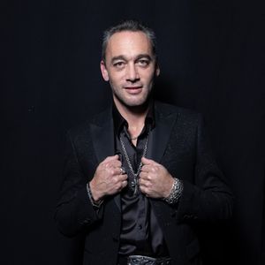 Exclusif - Jean-Baptiste Guégan en backstage de l'enregistrement de l'émission "La Boîte à secrets", présentée par F.Bollaert et diffusée le 16 janvier 2026 sur France 3, dans les studios du Lendit à Saint-Denis, France, le 16 décembre 2025. © Cyril Moreau/Bestimage