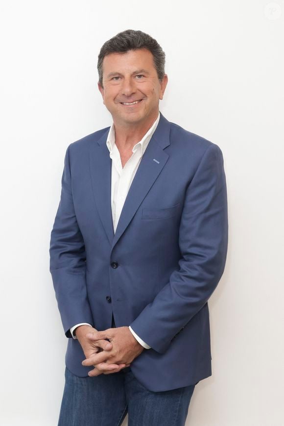 Car à l'époque, père et fils étaient en froid depuis plusieurs années.

Exclusif - Pascal Bataille - Backstage de l’émission TPMP (Touche Pas à Mon Poste) présentée en direct par C.Hanouna et diffusée sur C8 - Paris le 8 septembre 2022  - © Jack Tribeca / Bestimage
