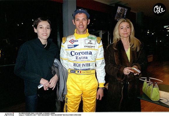 Née en 1974, Charlotte Joly est la fille d’Élodie Constantin, la première épouse de Jean-Paul Belmondo.

Charlotte Joly, Natti Belmondo, Paul Belmondo au Racing à Paris.

RINDOFF-BORDE / BESTIMAGE