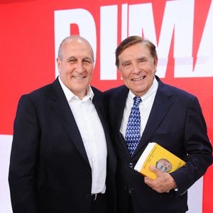 Exclusif - Robert Nazaretian et Jean-Pierre Foucault lors de l'enregistrement de l'émission Vivement dimanche  au studio Rive Gauche, présentée par M.Drucker et diffusée sur France 3 le 11 mai 2025, à Paris, France, le 5 mai 2025. © Guillaume Gaffiot/Bestimage