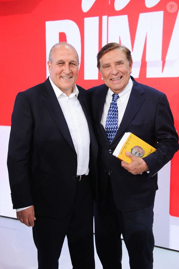 Exclusif - Robert Nazaretian et Jean-Pierre Foucault lors de l'enregistrement de l'émission Vivement dimanche  au studio Rive Gauche, présentée par M.Drucker et diffusée sur France 3 le 11 mai 2025, à Paris, France, le 5 mai 2025. © Guillaume Gaffiot/Bestimage