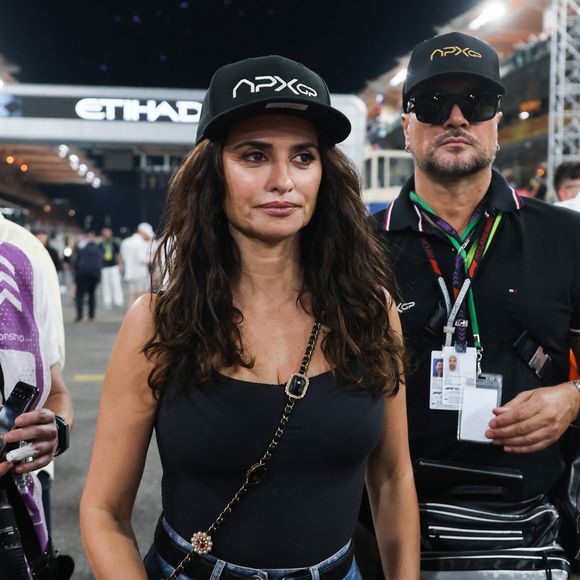 La femme de Javier Bardem a été aperçue en train de se promener sur le paddock

Penelope Cruz à Abu Dhabi, pendant le Grand Prix de Formule 1 au circuit Yas Marina le 8 décembre 2024 à Abu Dhabi. ( © Beata Zawrzel / Zuma Press / Bestimage
