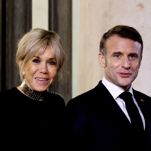 Brigitte et Emmanuel Macron - Dîner d'Etat en l'honneur de Bola Tinubu, Président de la République fédérale du Nigéria et de sa femme Oluremi Tinubu  au Palais de l'Elysée à Paris le 28 Novembre 2024. © Dominique Jacovides/Bestimage